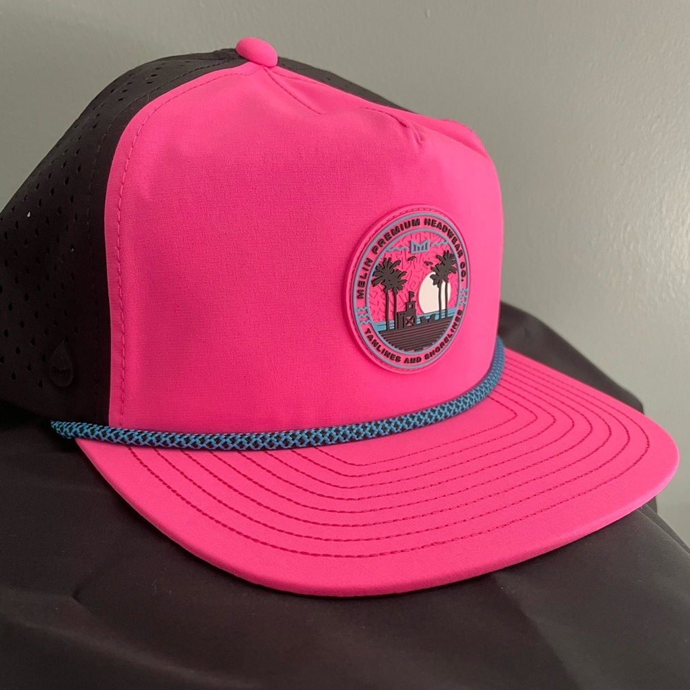 New Melin Hydro Hat (size classic)